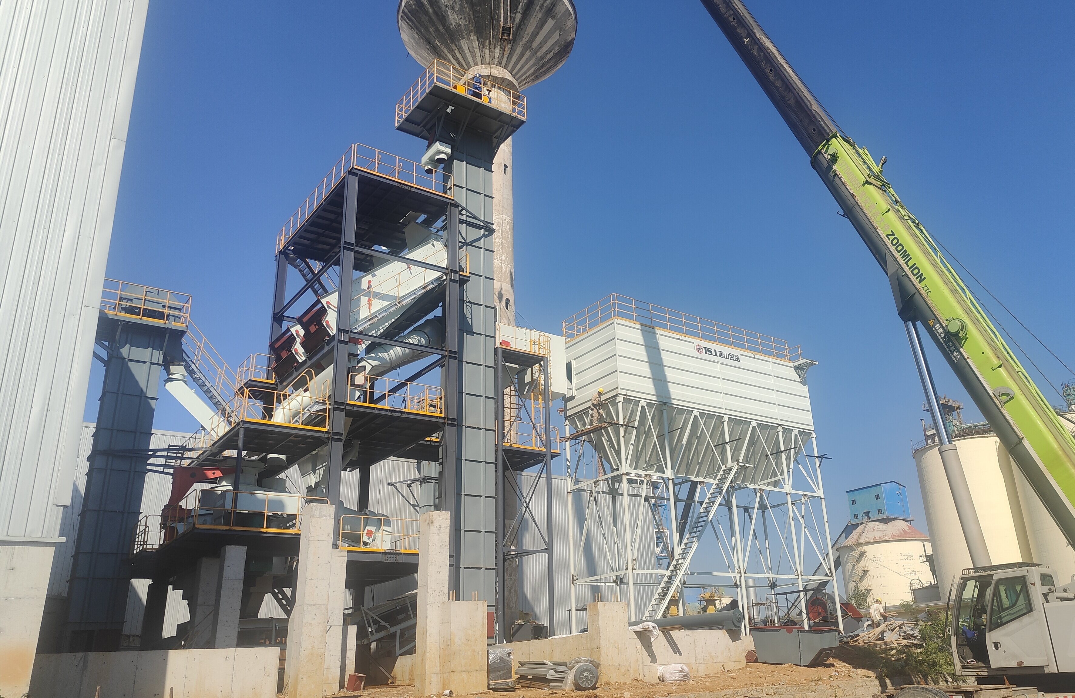 建筑垃圾堆成山？制砂樓一鍵 “點(diǎn)石成金”！